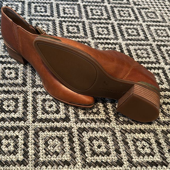 NWOT Lucky Brand Koben Bootie 🤎 - Picture 3 of 4